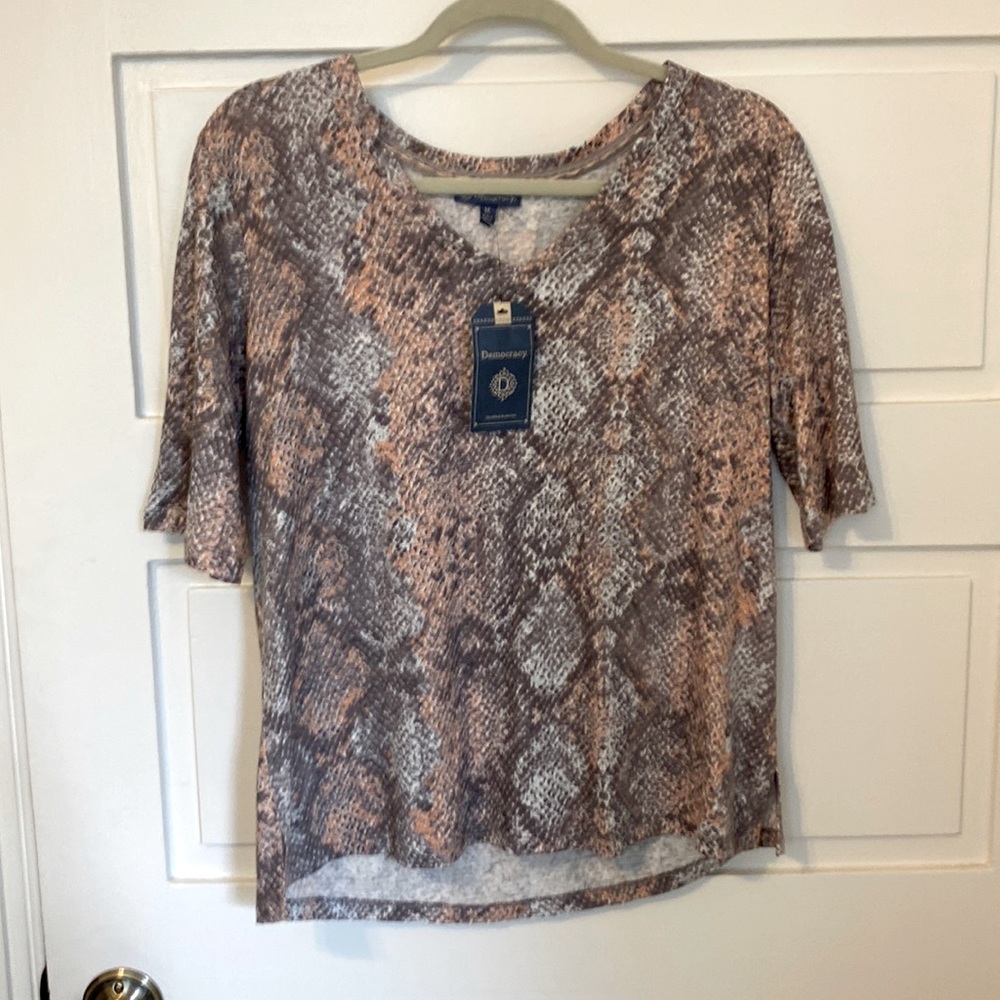 Democracy womanβs shirt Medium with a gray and light orange design